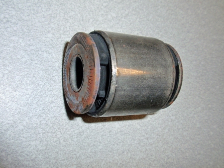 Tuleja wahacza górnego Kia Sportage model 1994-2002