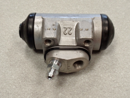 Cylinderek hamulcowy lewy Kia Carnival II