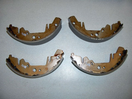 Szczęki hamulcowe Kia Carnival I do 2000 r