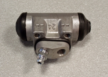 Cylinderek hamulcowy lewy Kia Sedona