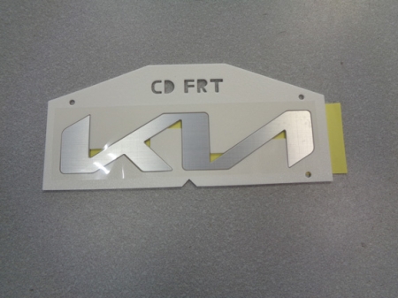 Emblemat. logo KIA na przód Kia ceed 2020-